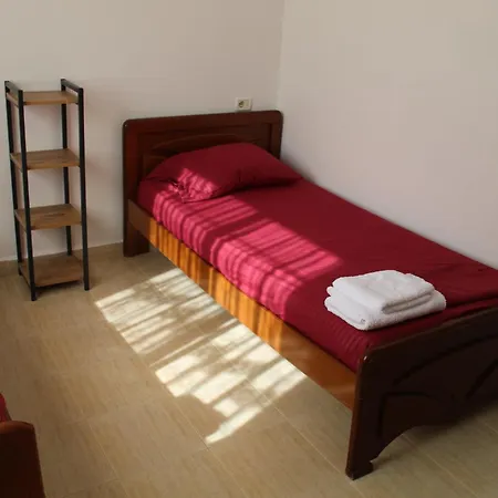 아파트 Orange Grove Retreat 티라나