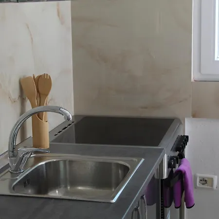 Orange Grove Retreat * 티라나