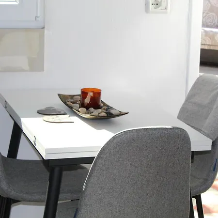 Orange Grove Retreat 아파트 티라나