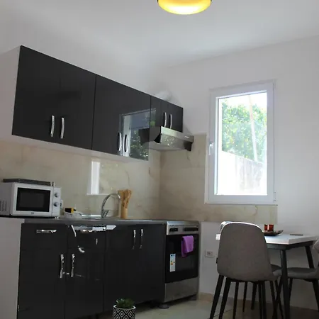 Orange Grove Retreat *